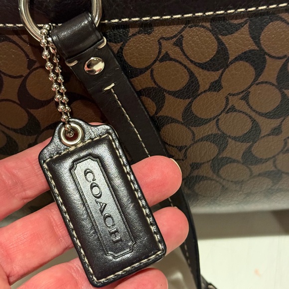 Coach EUC  brown and Black Handbag zipper closer - Picture 6 of 11